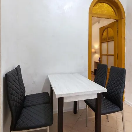 Leogrand Panteleimona Kulisha 27 * Lviv