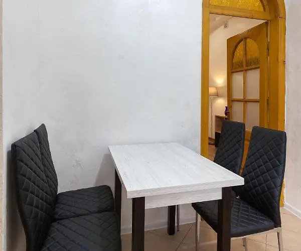 Leogrand Panteleimona Kulisha 27 * Lviv