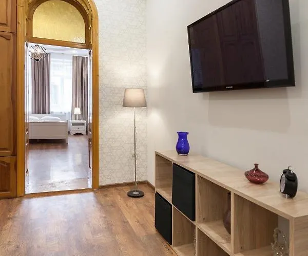 Leogrand Panteleimona Kulisha 27